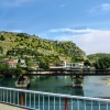 Zdjęcie z Albanii - to samo miejsce z perspektywy mostu 