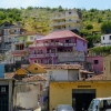 Zdjęcie z Albanii - nie boją się jaskrawych kolorków elewacji :) 