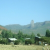 Zdjęcie z Etiopii - zbliżamy się do skały zwanej "Palec Boży"