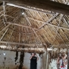 Zdjęcie z Meksyku - wnętrze chaty jest najczęściej "jednoizbowe" ;w dzień kobiety gotują tu na trzech kamieniach