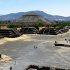 Zdjęcie z Meksyku - wokół pełno było tu mniejszych piramid; świątyń, spichleży, teatrów, pałacy, itd...