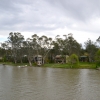 Zdjęcie z Australii - Te domy nad sama rzeka warte sa po poltora miliona dolarow