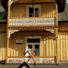 Zdjęcie z Polski - ciekawe ażurowe balkoniki ; tutaj przybytek "Pod siekierami"