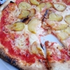 Zdjęcie z Włoch - podczas zamówienia pytamy kelneka czy pizza jest grande czy piccolo? 