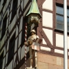 Zdjęcie z Niemiec - w narożu jednej z kamienic -figura św. Jerzego depczącego smoka,