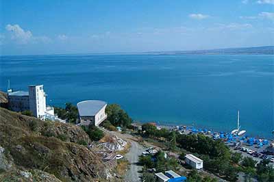 Jezioro Sewan w Armenii, fot.wikimedia.org/Cschopp, licencja CC BY-SA 3.0 Jezioro Sewan w Armenii, fot.wikimedia.org/Cschopp, licencja CC BY-SA 3.0