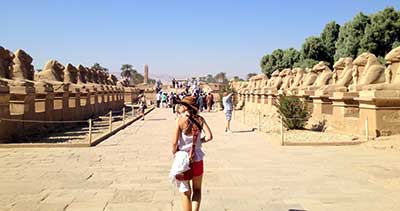 Wśród egipskich zabytków. Wśród egipskich zabytków.