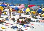 Francja: tłumy na plażach