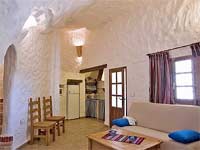 Wnętrze jednego z domów w jaskini