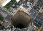 Gwatemala: gigantyczna dziura wchłonęła 3-piętrowy budynek