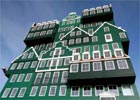 Zbudowali hotel z 70 domków