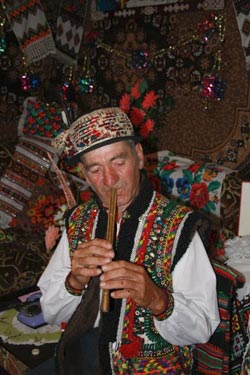 Muzyka jest nieodłączną częścią huculskiej kultury. Muzyka jest nieodłączną częścią huculskiej kultury.