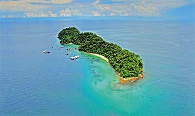 Znana wśród nurków wysepka Palau Payar na południe od Langkawi, fot. Tourism Malaysia Image Gallery. Znana wśród nurków wysepka Palau Payar na południe od <a href='miejsce,langkawi,132.html
'>Langkawi</a>, fot. Tourism Malaysia Image Gallery.