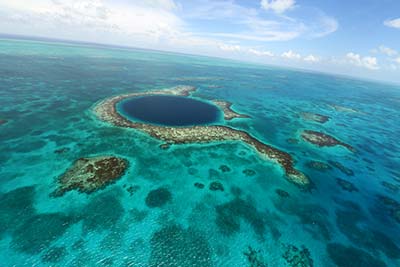 Great Blue Hole u wybrzeży Belize, fot. Belize Tourism Board Great Blue Hole u wybrzeży Belize, fot. Belize Tourism Board