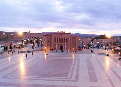 Główny plac w Ourzazate. Główny plac w Ourzazate.