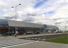 Modlin - ruszyła naprawa pasa startowego