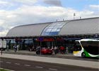 Problemy turystów na lotnisku w Modlinie
