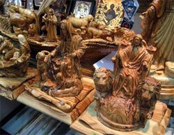 Pamiątki wykonane ręcznie z drzewa oliwnego