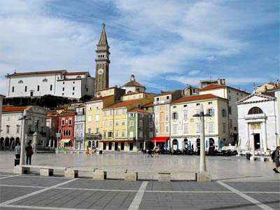 Plac Tartiniego w Piranie Plac Tartiniego w Piranie