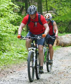 Rowerzyści (fot. arch. Starostwa, autor: A. Klimkowski)