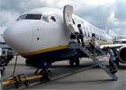 Ryanair powiększy drzwi w samolotach?