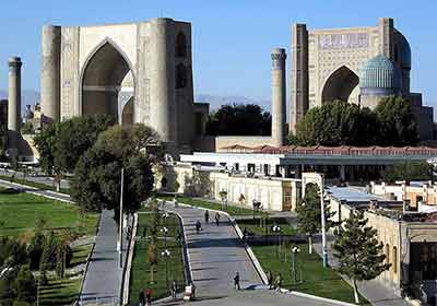 Meczet Piątkowy (meczet Bibi Chanum) w Samarkandzie. Meczet Piątkowy (meczet Bibi Chanum) w Samarkandzie.