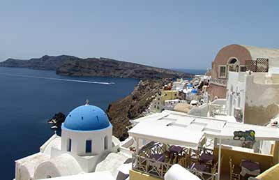 Miejscowość Oia na wyspie Santorini w Grecji Miejscowość Oia na wyspie Santorini w Grecji