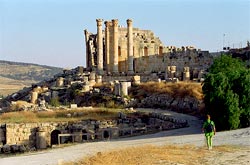 Widok na świątynię Zeusa w Jerash