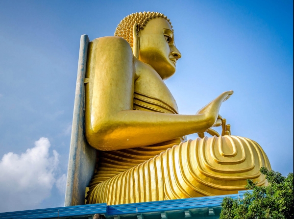 Zdjęcie ze Sri Lanki - dambulla - zloty budda