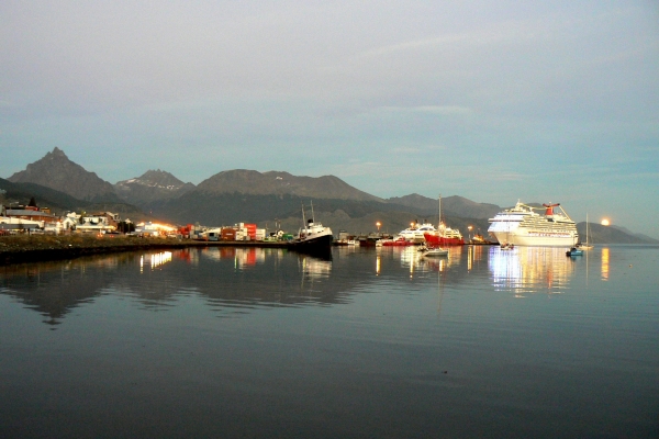 Zdjęcie z Argentyny - Ushuaia wieczorem