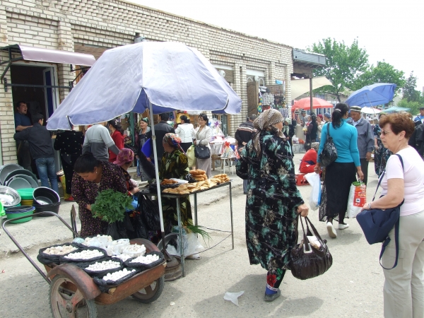 Zdjęcie z Uzbekistanu - uliczny bazar