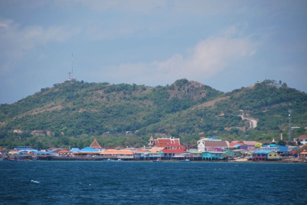 Zdjęcie z Tajlandii - Koh Larn-kolorowa wioska 