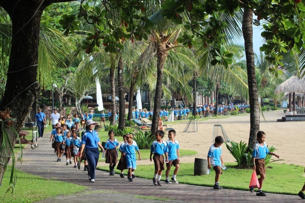 Zdjęcie z Indonezji - uczniowie Balijscy-