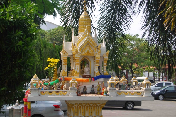 Zdjęcie z Tajlandii - Uliczna kapliczka