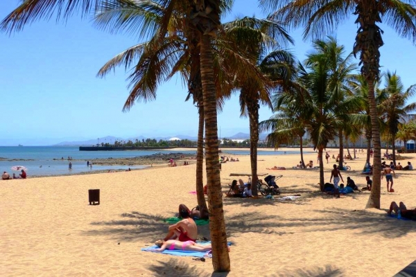 Zdjęcie z Hiszpanii - plaża w Arrecife