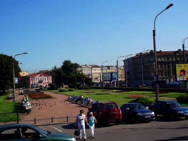 Zdjęcie z Rosji - Przed hotelem Azymut