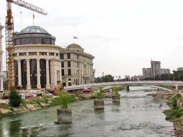 Zdjęcie z Macedonii - Skopje - rzeka Wardar.