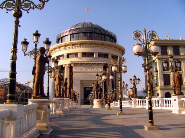 Zdjęcie z Macedonii - Skopje - Most Sztuki.