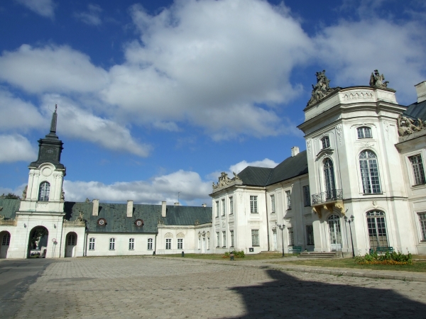 Zdjęcie z Polski - na dziedzińcu pałacu