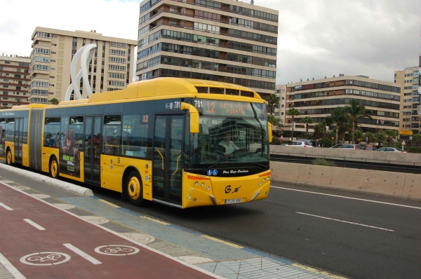 Zdjęcie z Hiszpanii - Transport publiczny w Las Palmas - autobusik :)
