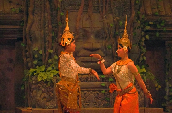 Zdjęcie z Kambodży - Tradycyjne tance khmerskie Apsara w restauracji Kulen II