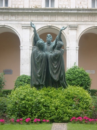 Zdjęcie z Włoch - Figura św. Benedykta