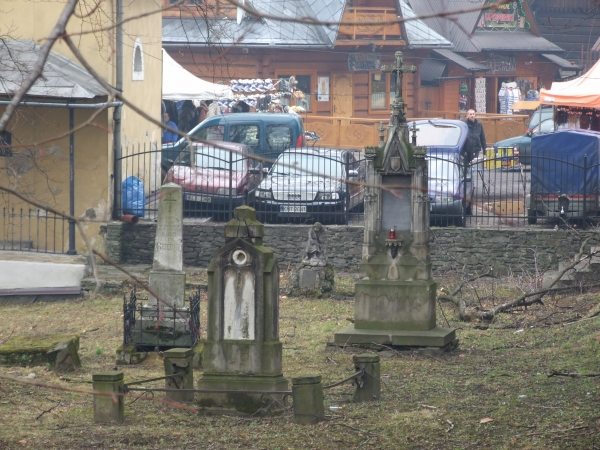 Zdjęcie z Polski - a za płotem targ