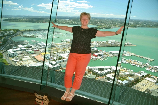 Zdjęcie z Nowej Zelandii - Na wiezy Sky Tower, Szefowa szczesliwa :)