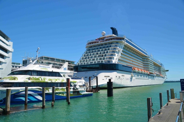 Zdjęcie z Nowej Zelandii - Adaf przyplynal??? :) Port w Auckland