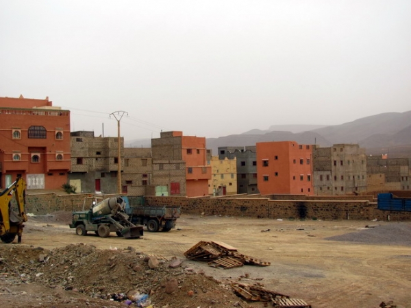 Zdjęcie z Maroka - Agdz - plac budowy.