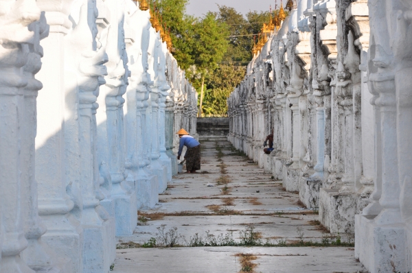 Zdjęcie z Birmy - Mandalay, pagoda Kuthodaw