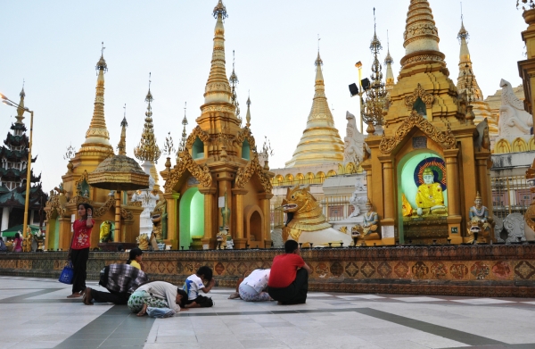 Zdjęcie z Birmy - Rangun, pagoda Shwedagon