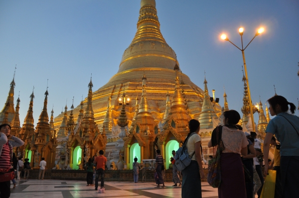 Zdjęcie z Birmy - Rangun, pagoda Shwedagon