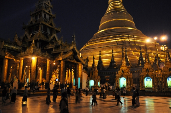 Zdjęcie z Birmy - Rangun, pagoda Shwedagon